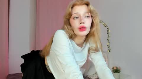 Melissa. Join me on Fansly link in social medias online show from March 28, 9:25 pm