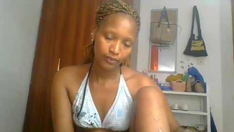 Linda online show from May 2, 2:05 am