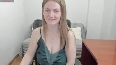 Mila online show from May 5, 6:16 pm
