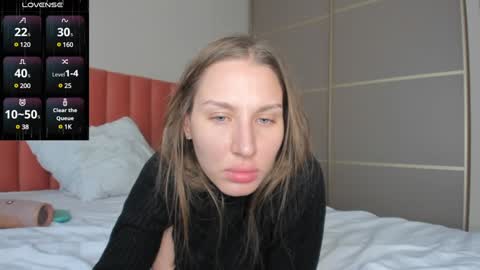 Snapshot of sweet_miss381 chatting on December 29, 8:00 am Sofi online show from December 29, 8:00 am