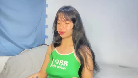 Snapshot of sweet_molly420 chatting on February 21, 1:28 am sweet molly420 online show from February 21, 1:28 am