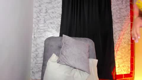 Snapshot of sweet_moniicaa chatting on July 31, 3:06 am Monica online show from July 31, 3:06 am