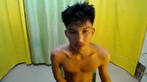 Snapshot of sweet_neth chatting on May 9, 11:15 am KENNETH online show from May 9, 11:15 am