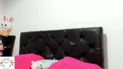 Snapshot of sweet_nhaomy chatting on November 5, 2:00 am Nhaomy online show from November 5, 2:00 am