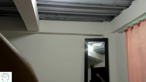 Snapshot of sweet_nhaomy chatting on November 17, 5:30 pm Nhaomy online show from November 17, 5:30 pm