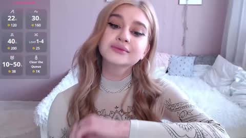 Snapshot of sweet_nicole_333 chatting on March 10, 11:10 am sweet_nicole_333 online show from March 10, 11:10 am