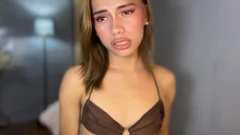 Snapshot of sweet_nikki03 chatting on June 3, 3:39 pm sweet_nikki03 online show from June 3, 3:39 pm