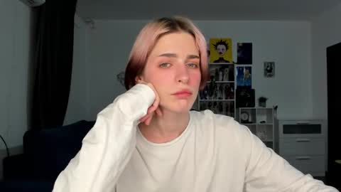 kira online show from March 10, 6:46 pm