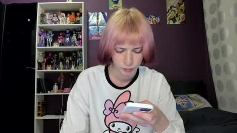 kira online show from April 27, 8:07 pm