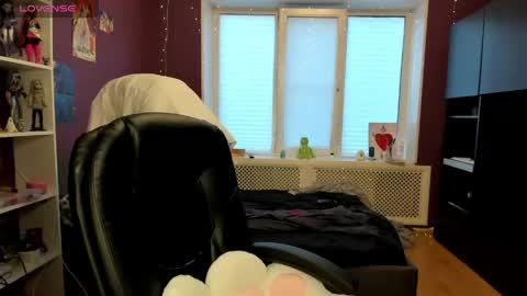Snapshot of sweet_peach__ chatting on May 9, 6:02 pm kira online show from May 9, 6:02 pm