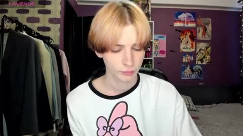 Snapshot of sweet_peach__ chatting on June 14, 5:37 pm kira online show from June 14, 5:37 pm