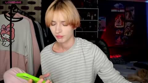 Snapshot of sweet_peach__ chatting on July 20, 2:52 pm kira online show from July 20, 2:52 pm
