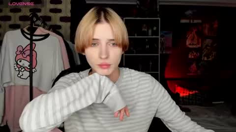 Snapshot of sweet_peach__ chatting on July 21, 7:16 pm kira online show from July 21, 7:16 pm