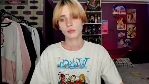 Snapshot of sweet_peach__ chatting on July 22, 3:48 pm kira online show from July 22, 3:48 pm