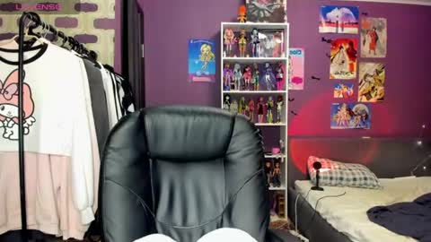 Snapshot of sweet_peach__ chatting on July 28, 8:52 pm kira online show from July 28, 8:52 pm