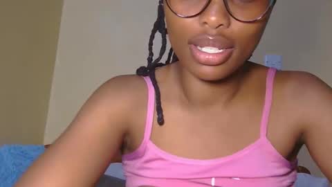 Snapshot of sweet_peach_xo36 chatting on September 19, 6:48 am S online show from September 19, 6:48 am