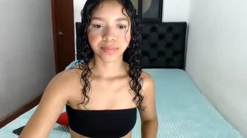 Snapshot of sweet_petite15 chatting on June 12, 12:04 pm petite sweet online show from June 12, 12:04 pm