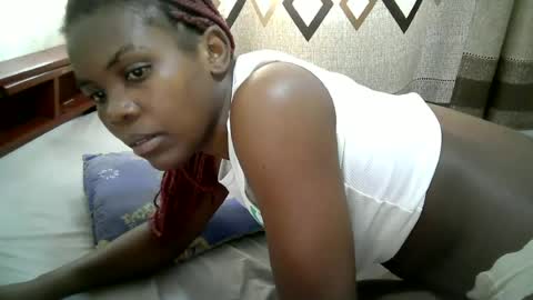 Snapshot of sweet_pie01 chatting on June 18, 9:25 am pricky online show from June 18, 9:25 am