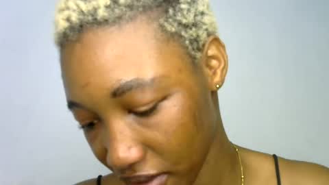 Snapshot of sweet_pussy04 chatting on July 20, 10:39 am sweet girl online show from July 20, 10:39 am