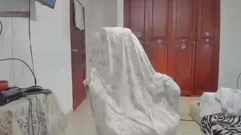 sweet_robyn online show from November 14, 9:57 pm