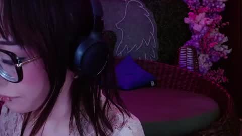 Roxanee online show from July 6, 4:20 am