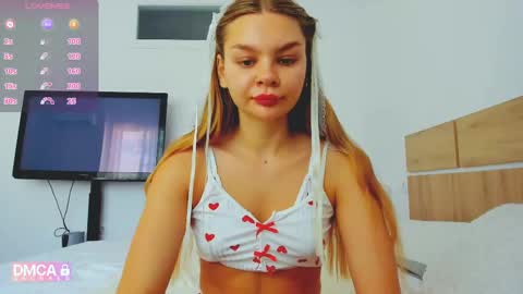 Snapshot of sweet_sabriina chatting on June 6, 6:40 am Sabina online show from June 6, 6:40 am