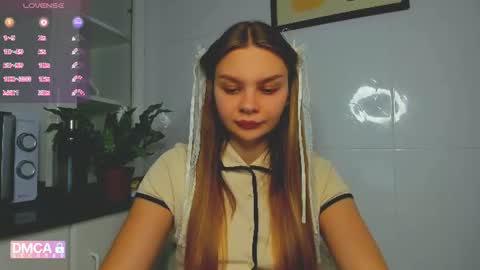 Snapshot of sweet_sabriina chatting on June 10, 7:02 pm Sabina online show from June 10, 7:02 pm