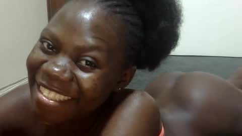 Snapshot of sweet_sharon01 chatting on November 7, 10:32 pm Sharon online show from November 7, 10:32 pm