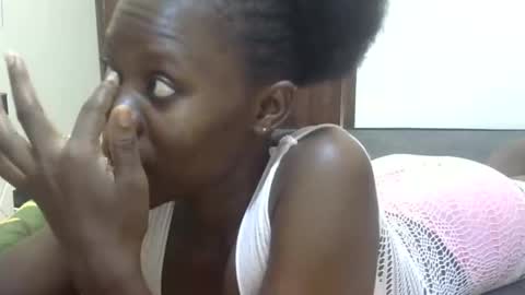 Snapshot of sweet_sharon01 chatting on November 12, 10:04 am Sharon online show from November 12, 10:04 am