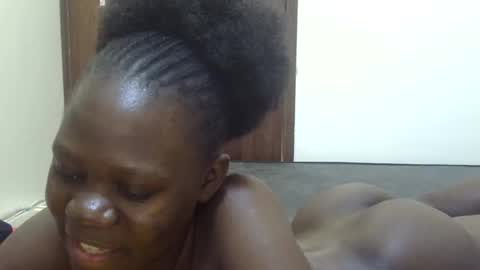 Snapshot of sweet_sharon01 chatting on November 14, 9:52 am Sharon online show from November 14, 9:52 am