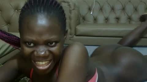 Snapshot of sweet_sharon01 chatting on December 13, 9:09 pm Sharon online show from December 13, 9:09 pm