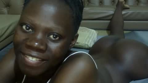 Snapshot of sweet_sharon01 chatting on May 12, 11:13 pm Sharon online show from May 12, 11:13 pm