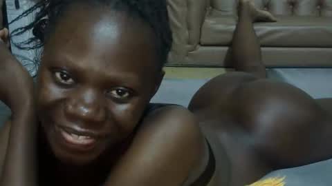 Snapshot of sweet_sharon01 chatting on May 17, 7:54 pm Sharon online show from May 17, 7:54 pm