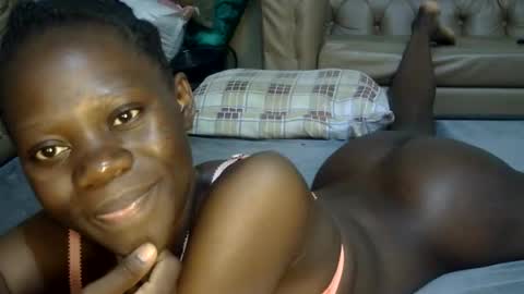 Snapshot of sweet_sharon01 chatting on May 25, 8:37 pm Sharon online show from May 25, 8:37 pm