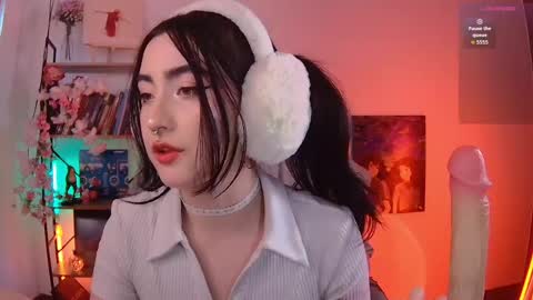 Snapshot of sweet_shena chatting on May 21, 1:29 pm Shena online show from May 21, 1:29 pm