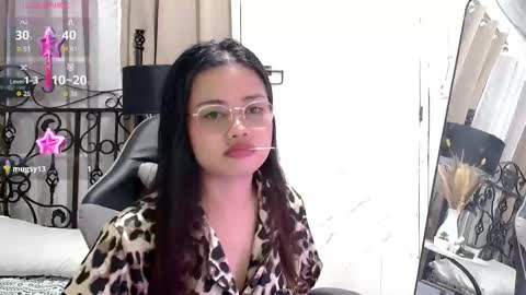 Snapshot of sweet_sirenxx chatting on October 28, 1:09 am Leah online show from October 28, 1:09 am