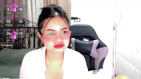 Snapshot of sweet_sirenxx chatting on December 19, 11:28 am Leah online show from December 19, 11:28 am