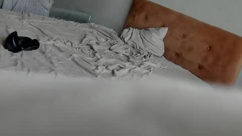 sweet_smith8 online show from May 13, 2:42 am