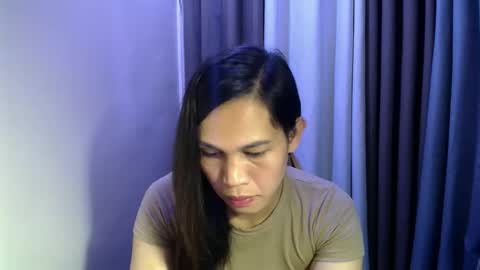 Snapshot of sweet_squirtxxxx chatting on May 23, 4:33 pm HI IM MONA AND IM YOUR NEXT WIFE online show from May 23, 4:33 pm