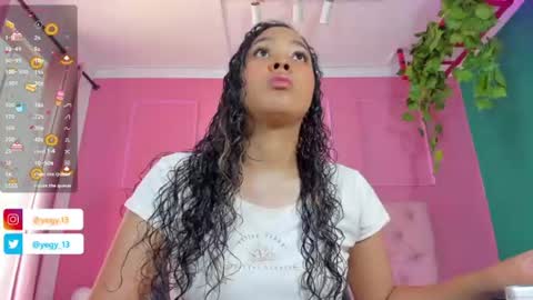 Snapshot of sweet_starxx chatting on June 18, 9:08 pm Yeileen online show from June 18, 9:08 pm