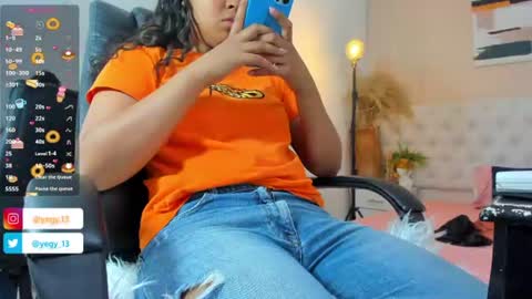 Snapshot of sweet_starxx chatting on July 4, 9:32 pm Yeileen online show from July 4, 9:32 pm