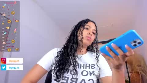 Snapshot of sweet_starxx chatting on August 2, 12:09 am Yeileen online show from August 2, 12:09 am
