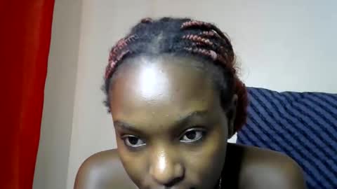 Snapshot of sweet_strawberina chatting on April 14, 8:42 am sweet_strawberina online show from April 14, 8:42 am
