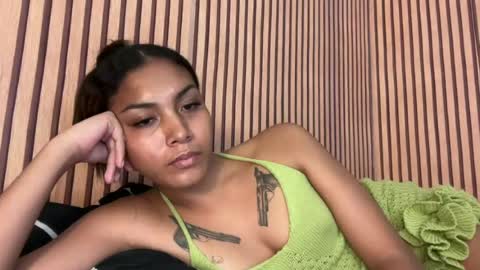 Snapshot of sweet_trishaxx chatting on July 11, 5:15 pm Trisha online show from July 11, 5:15 pm