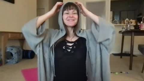 Snapshot of sweet_truffle chatting on May 21, 11:06 am Heidi Brenner - Please check bio for schedule FAQ online show from May 21, 11:06 am