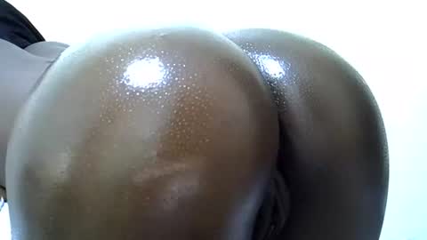 Snapshot of sweet_vee1 chatting on June 11, 2:44 am Princess vee online show from June 11, 2:44 am