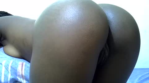 Snapshot of sweet_vee1 chatting on June 17, 11:38 pm Princess vee online show from June 17, 11:38 pm