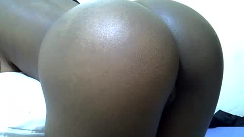 Snapshot of sweet_vee1 chatting on June 19, 12:04 am Princess vee online show from June 19, 12:04 am
