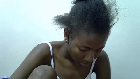 Snapshot of sweet_vee1 chatting on July 8, 10:31 am Princess vee online show from July 8, 10:31 am