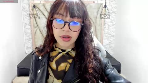 sweet_venus4 online show from February 23, 6:45 pm